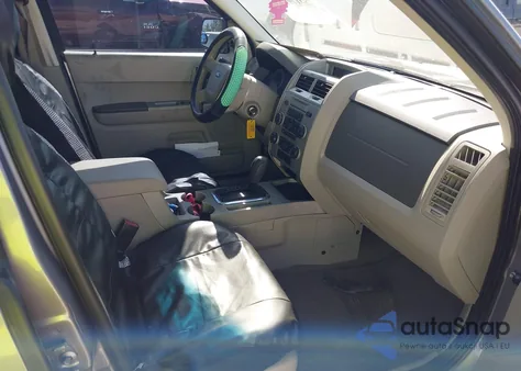 2008 Ford Escape Xlt z USA, uszkodzony, nr VIN 1FMCU03158KC01684